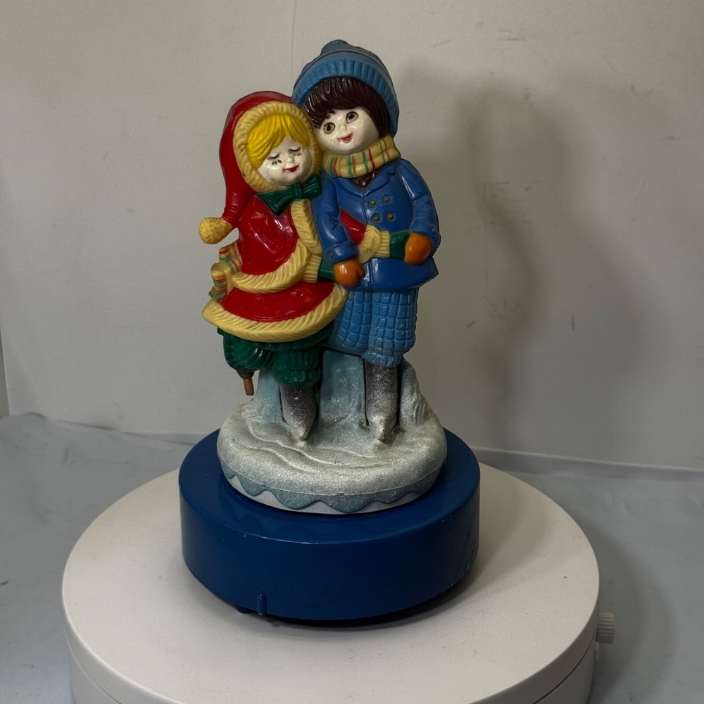 Vtg Christmas Music Box Ice Skaters Revolving Plastic Made in Hong Kong WORKS